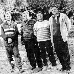 Члены бригады строителей (слева направо): Сергей Кавко, Юрий Баюр, Василий Трофимов, Василий Щербан