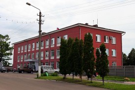 Здание администрации Малоархангельского района. Июнь 2009 года