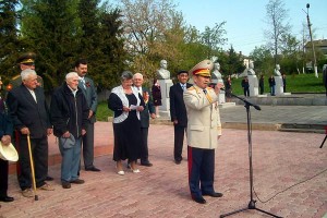 9 мая в Малоархангельск приехал сын Аманджолова, воина Великой Отечественной, погибшего на Малоархангельской земле