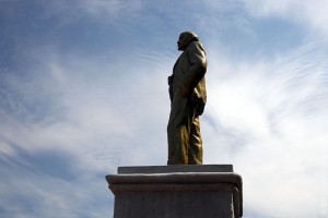 Скульптура Ленина в Малоархангельске в 2010 году.