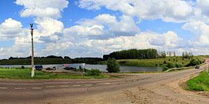 Панорама дороги на Колпну и Подгороднюю. Вид из Малоархангельска. Нажмите на изображение, чтобы перейти к осмотру (откроется в новом окне).