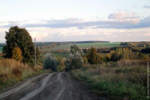 Село Легостаево находится на двух возвышенностях, удалено от шоссейных дорог. 