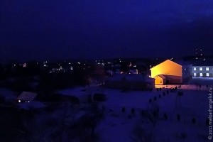 Ночной Малоархангельск с ёлкой на площади.