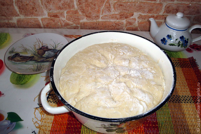 Постное тесто на картофельном отваре. Пирожки на закваске фото.