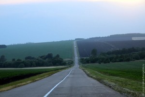 Дорога от Колпны к Малоархангельску, впереди Ясная Поляна.