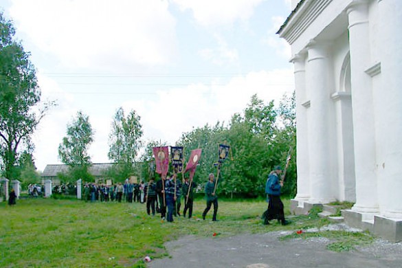Крестный ход Курск — Дивеево в Архарове. 2003 год.