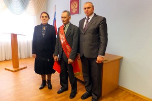 Почетный гражданин Малоархангельского района Горохов Иван Сергеевич (в центре).