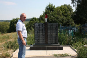  Мемориал в селе Дубовик бюджетных денег не потребовал - жители сами привели его в порядок. Фото: Денис Передельский/ РГ.