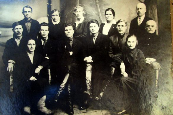 Учительский коллектив Малоархангельской школы №2 в 1935 году