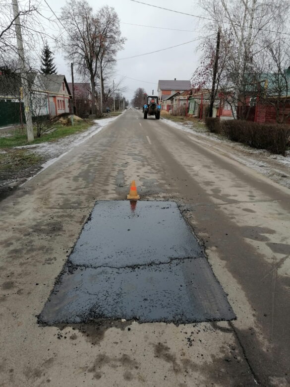 Ямочный ремонт автодорог в Малоархангельске.