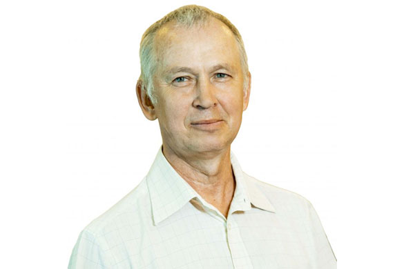 Веселовский Сергей Данилович, член комитета по здравоохранению, социальной политике, опеке и попечительству.