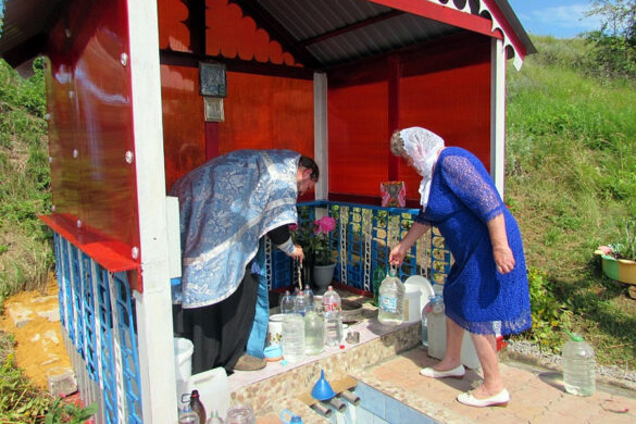 Открытие и освящение святого колодца в деревне Подкопаево