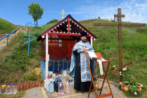 Открытие и освящение святого колодца в деревне Подкопаево