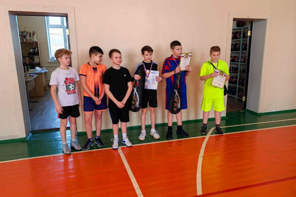 В спортивном зале Малоархангельской средней школы №2 прошли соревнования по бадминтону